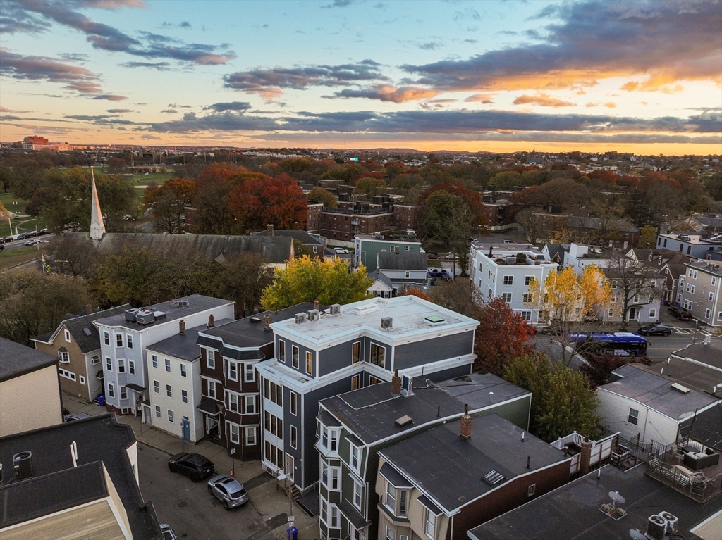 34 Vinton Street Unit: PH4