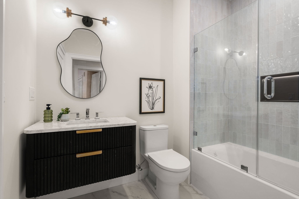 34 Vinton Street Unit: PH4