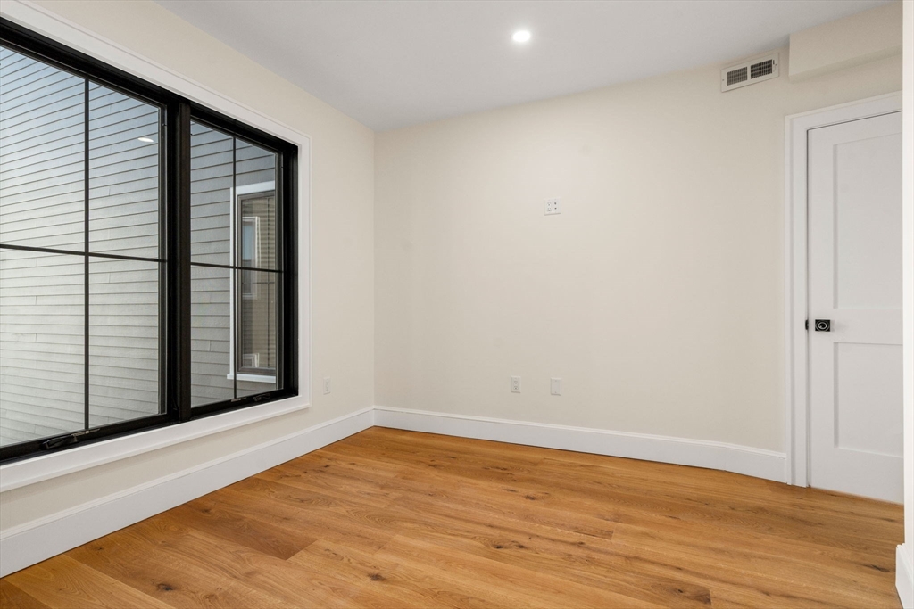 34 Vinton Street # 1