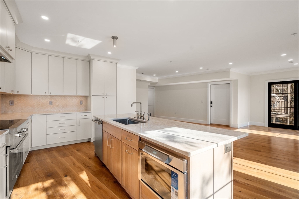 34 Vinton Street # 1