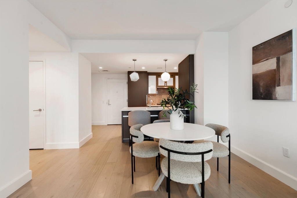 100 Lovejoy Wharf # 8H