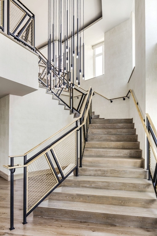 100 Lovejoy Wharf # 8H