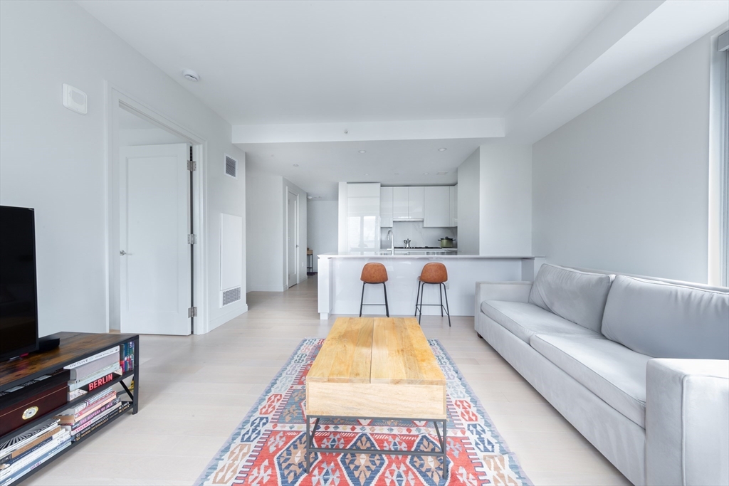 135 Seaport Blvd # 1607