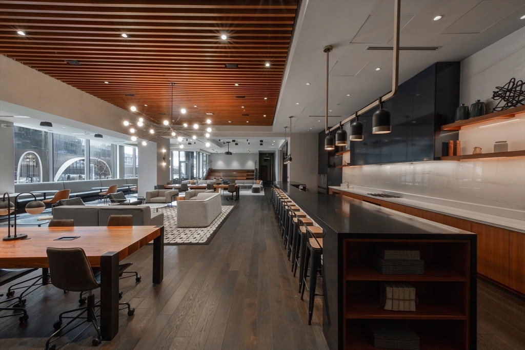 135 Seaport Blvd # 1607