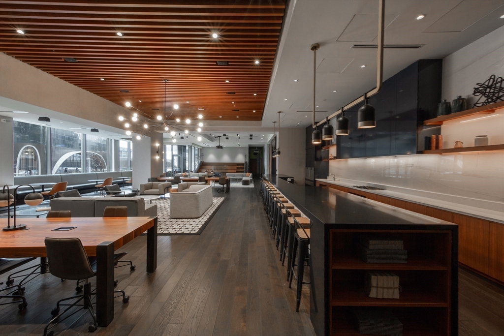135 Seaport Blvd # 1607