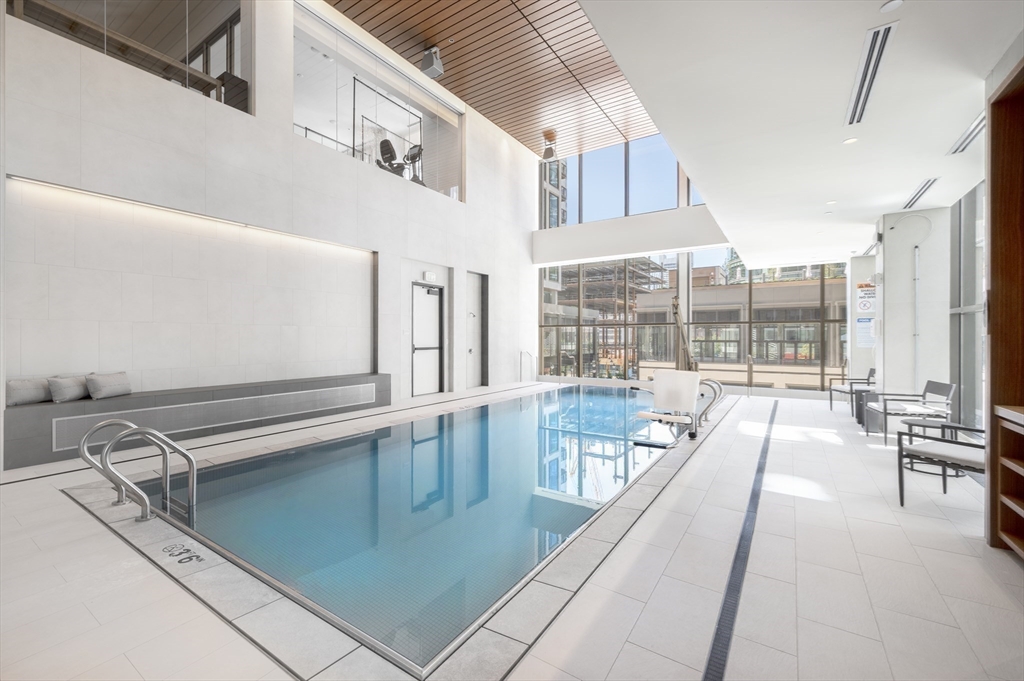 135 Seaport Blvd # 1607