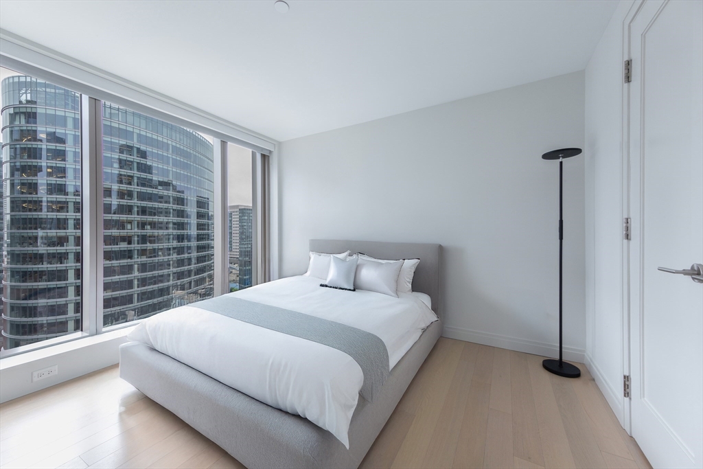 135 Seaport Blvd # 1607