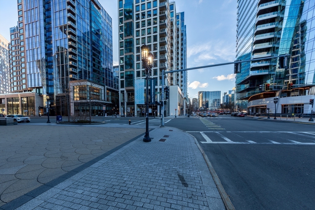 135 Seaport Blvd # 1607