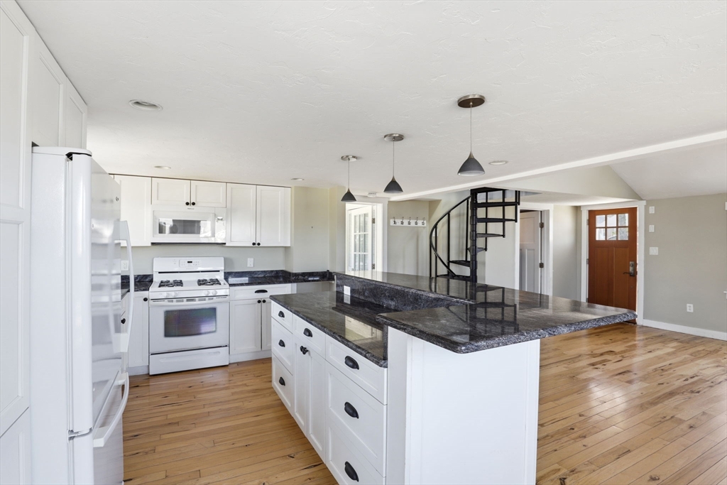 85 Ellisville Dr