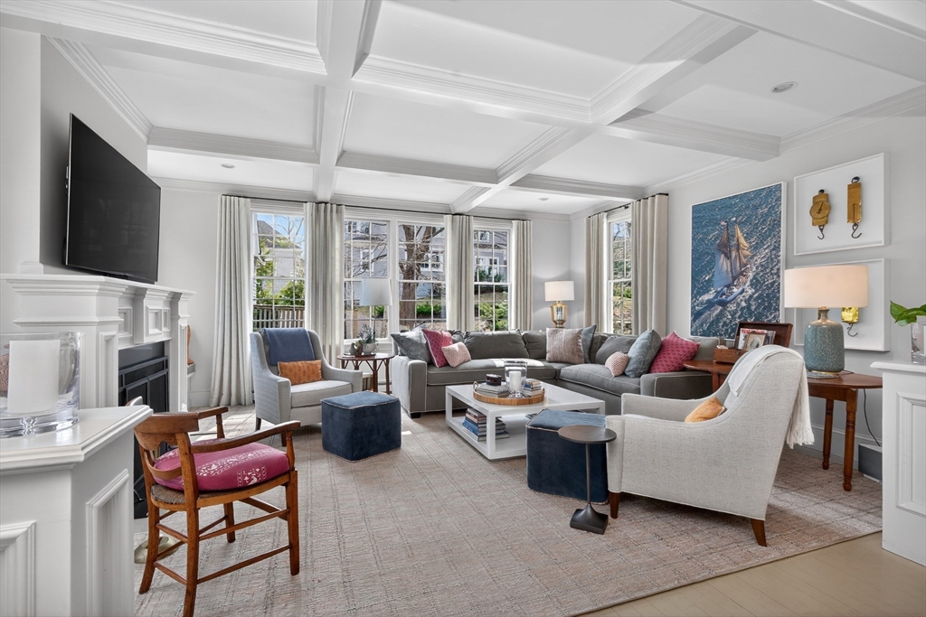 12 Lafayette Ave