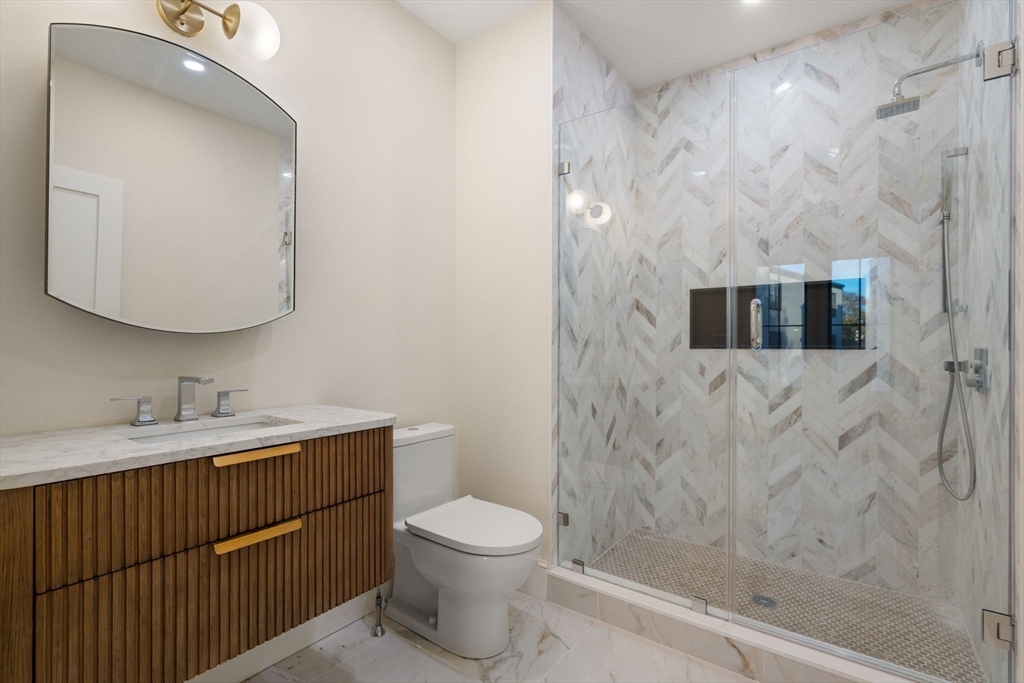 34 Vinton Street Unit: FL3