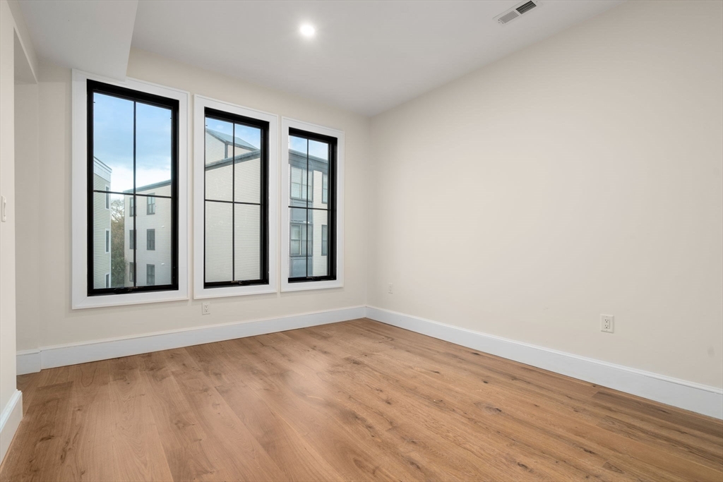 34 Vinton Street Unit: FL3