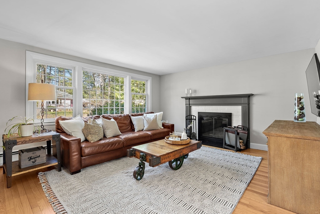 13 Mohegan Road