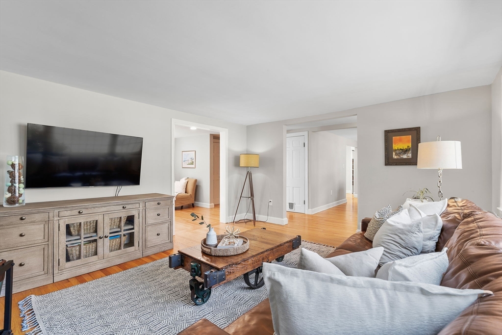 13 Mohegan Road
