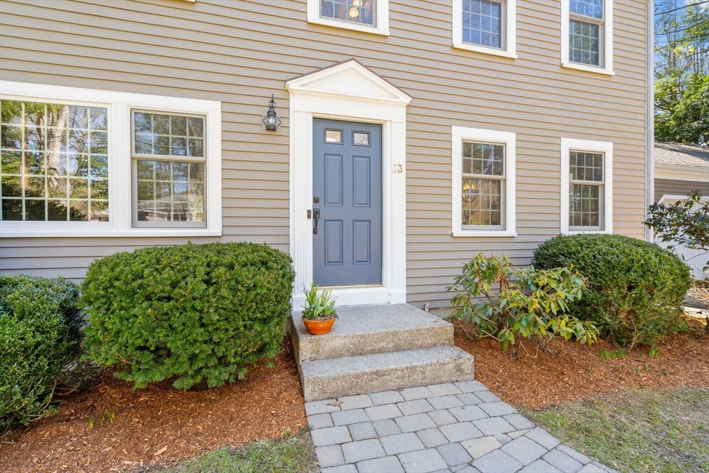 13 Mohegan Road