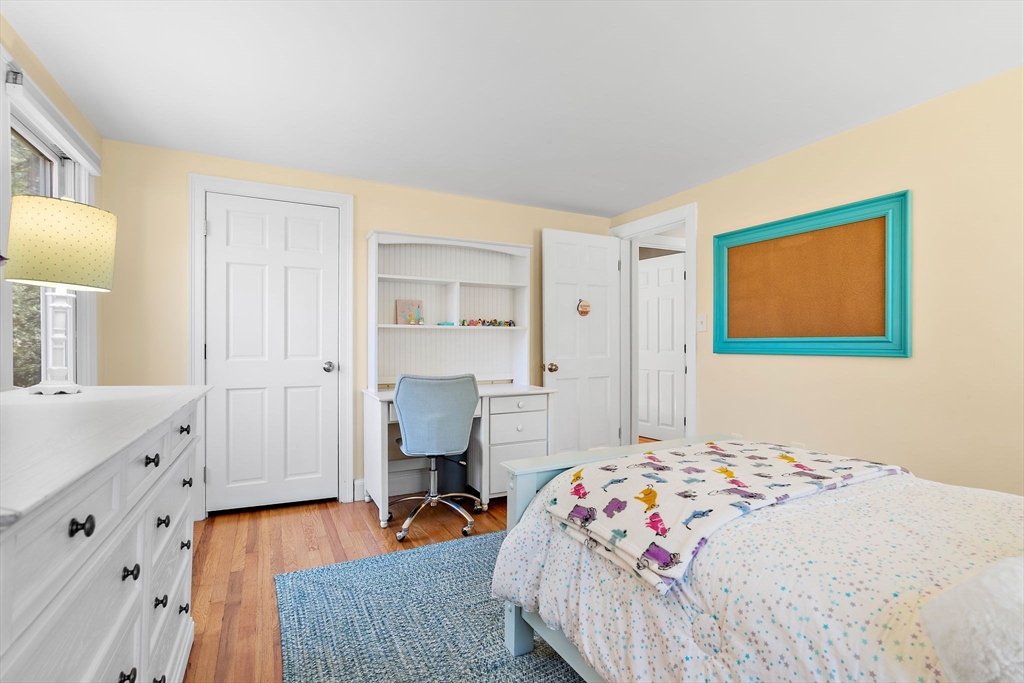 13 Mohegan Road
