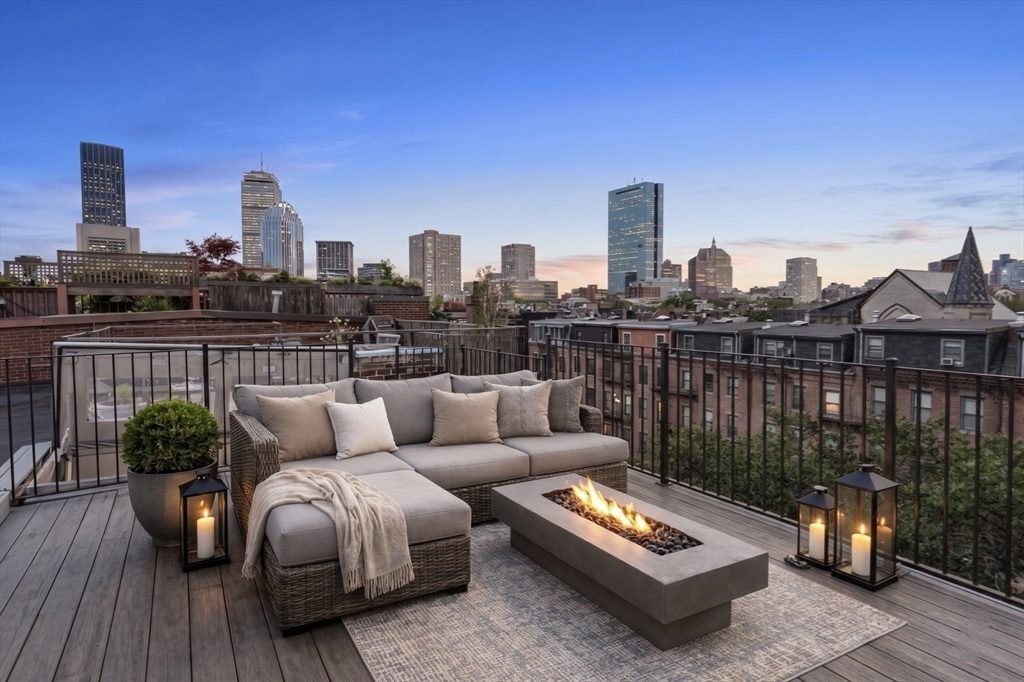 65 Rutland St Unit: PH3