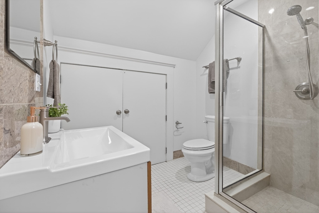 65 Rutland St Unit: PH3