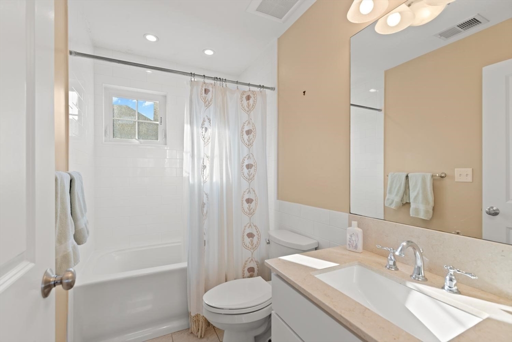 42-44 Oakview Terrace # 42