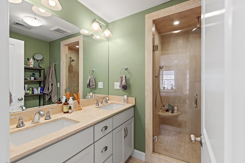 42-44 Oakview Terrace # 42