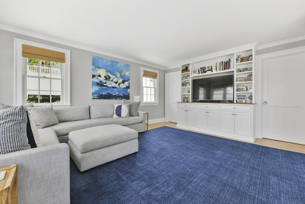 36 Stockbridge St