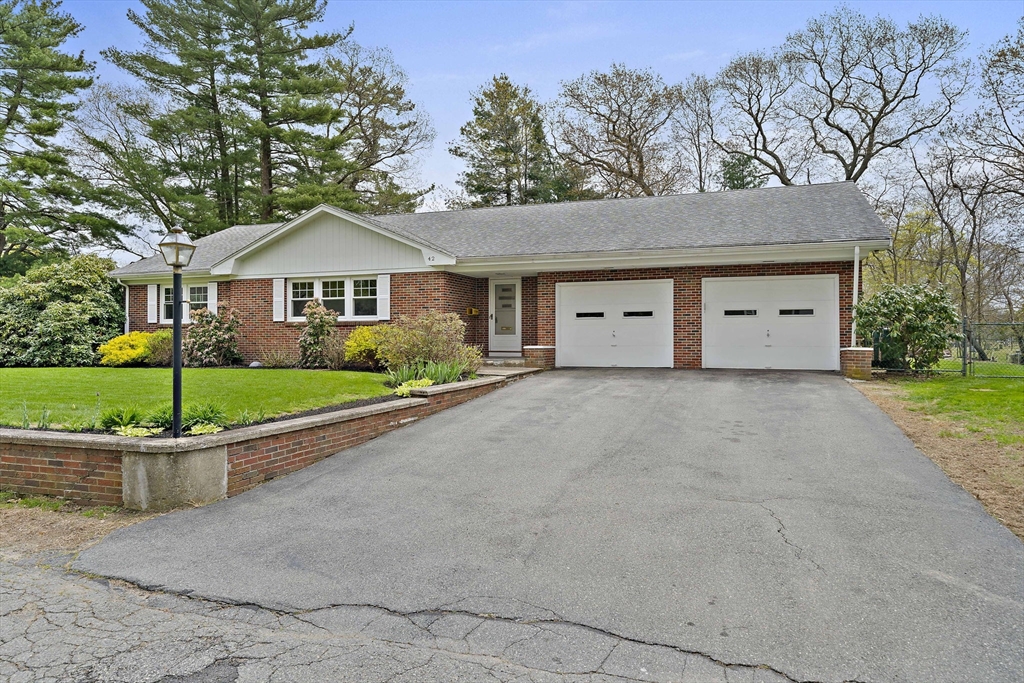 42 Norton Ave