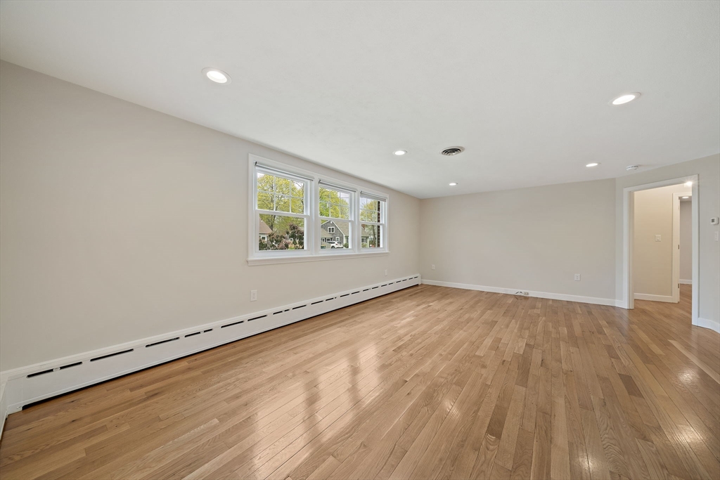 42 Norton Ave