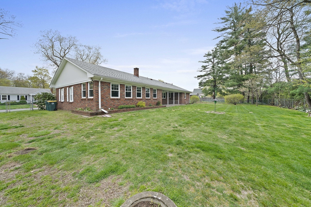 42 Norton Ave