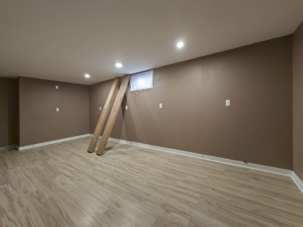 42 Norton Ave