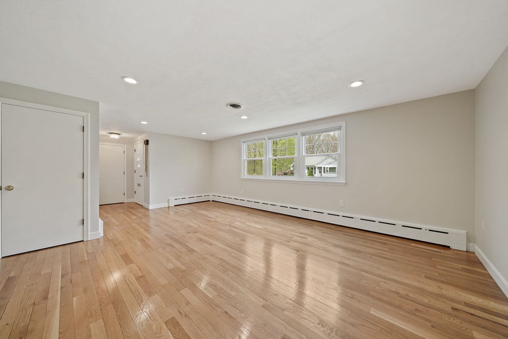 42 Norton Ave