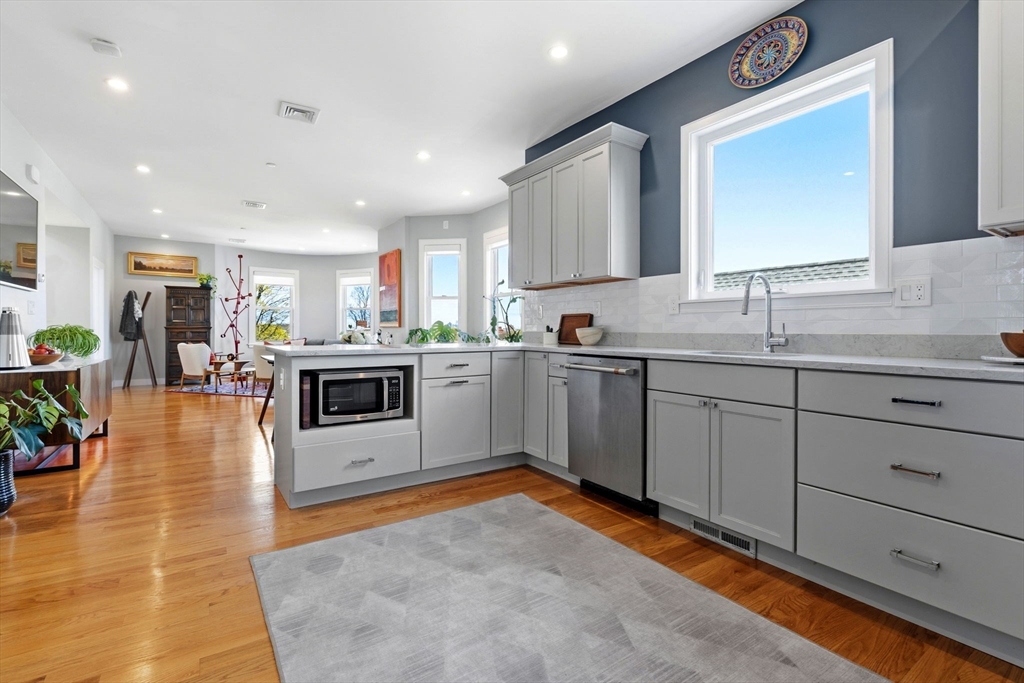 62 Saint Rose St # 3