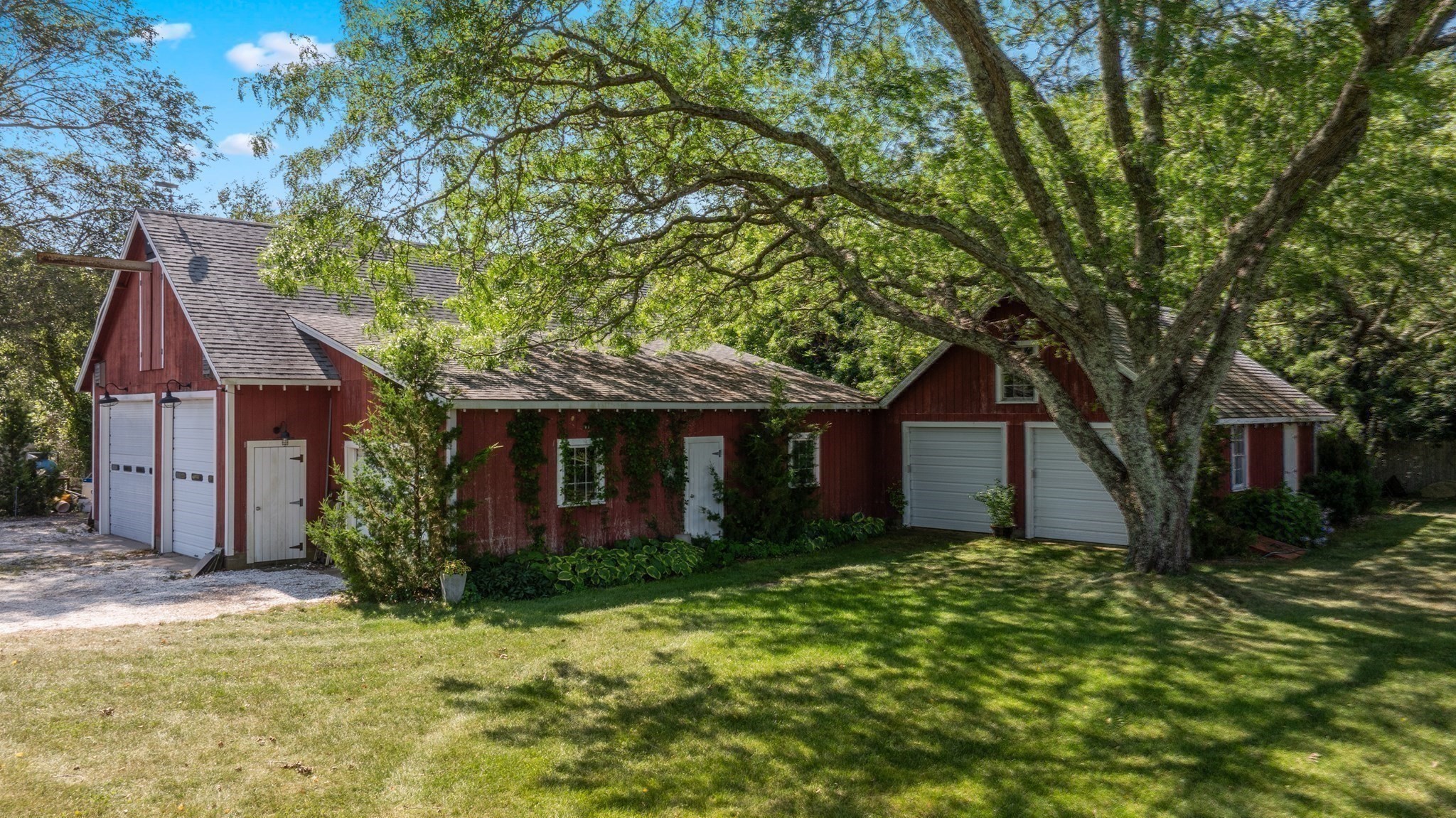 46 Roos Road
