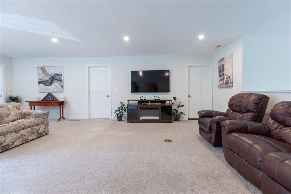 54 Pondside Dr # 54