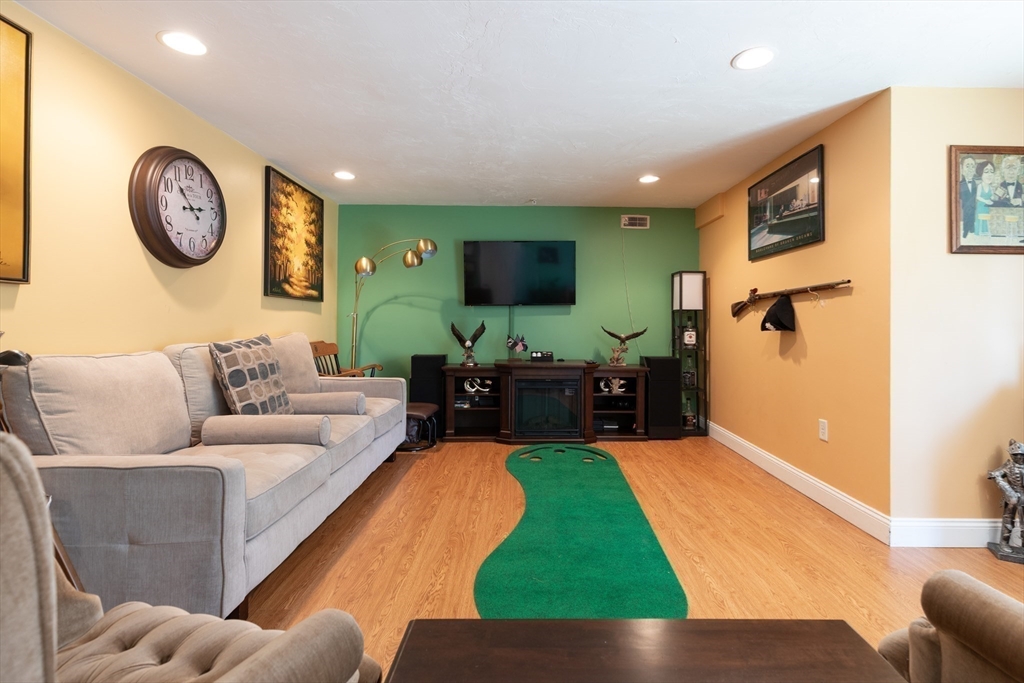 54 Pondside Dr # 54