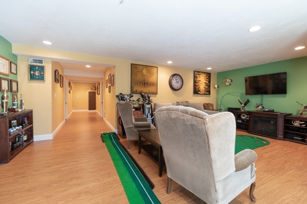 54 Pondside Dr # 54
