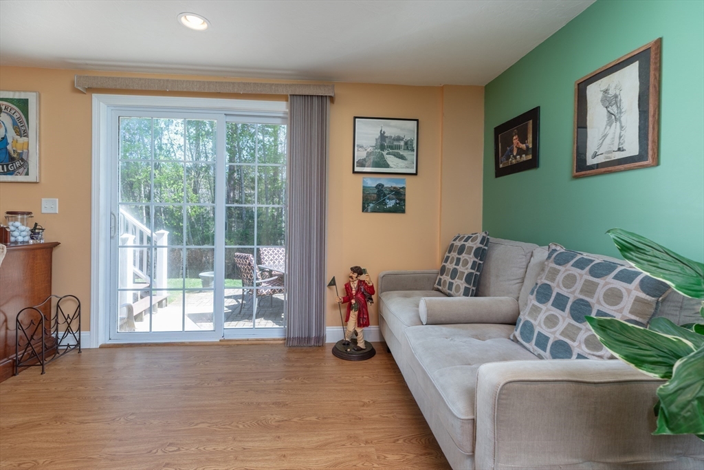 54 Pondside Dr # 54