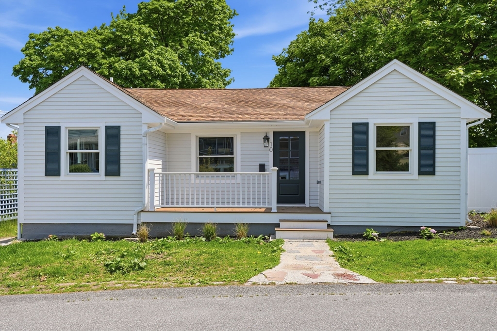 10 Mayflower Ave