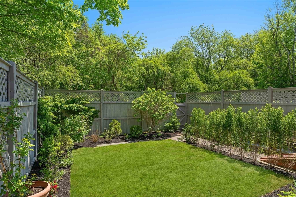 44 Floret Cir # 44