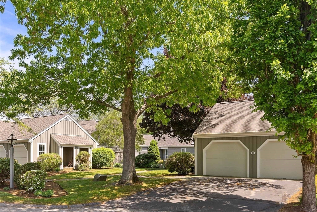 44 Floret Cir # 44