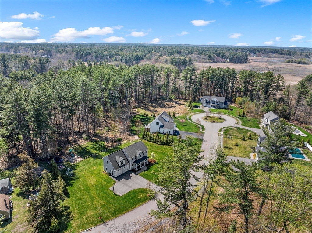 11 Lisa Ln