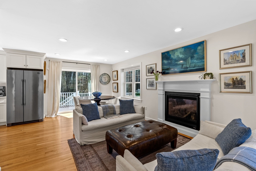 11 Lisa Ln