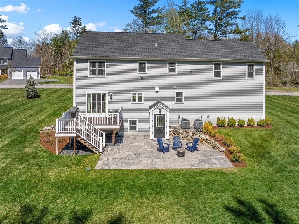 11 Lisa Ln