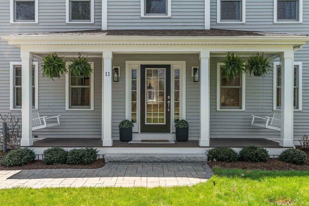 11 Lisa Ln