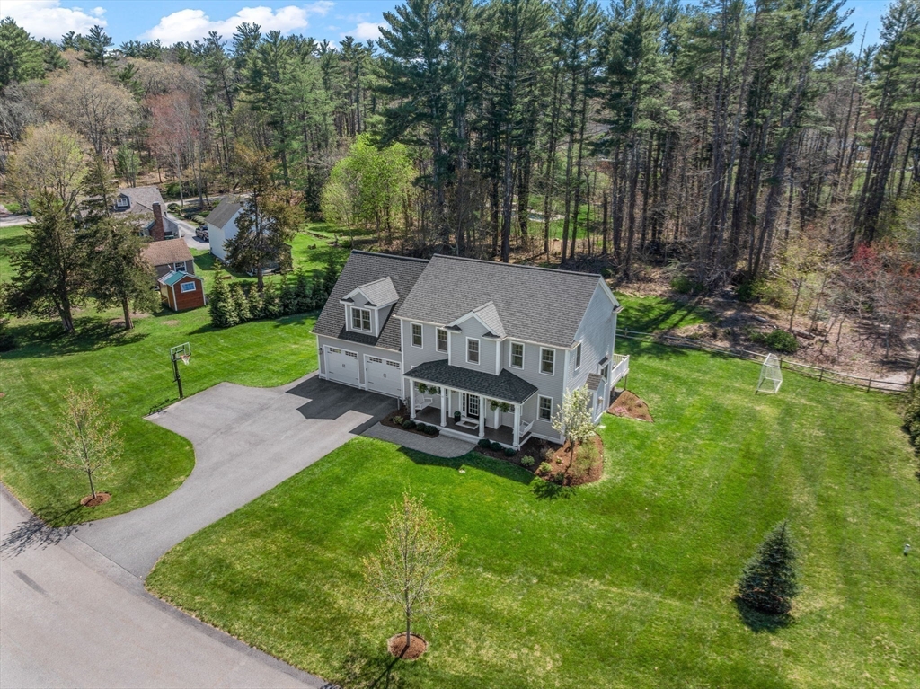 11 Lisa Ln