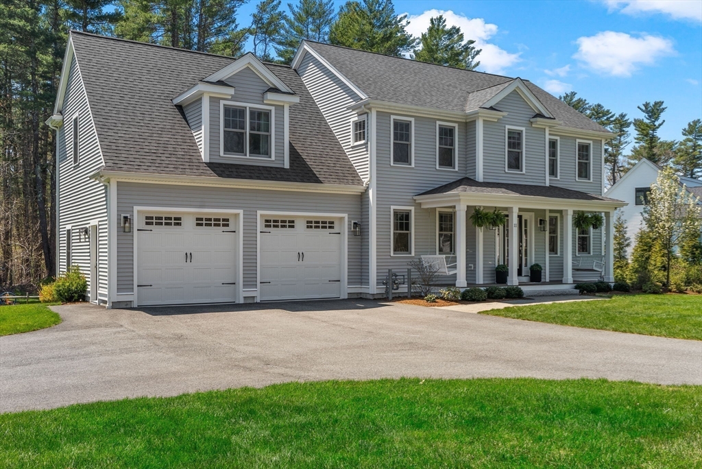 11 Lisa Ln
