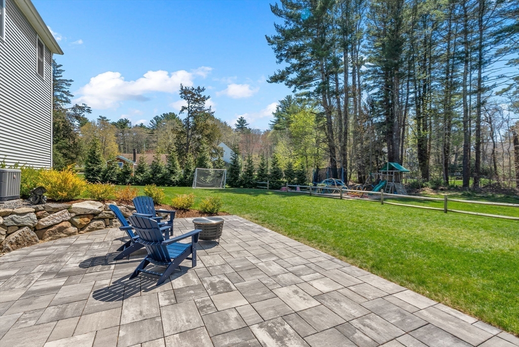 11 Lisa Ln