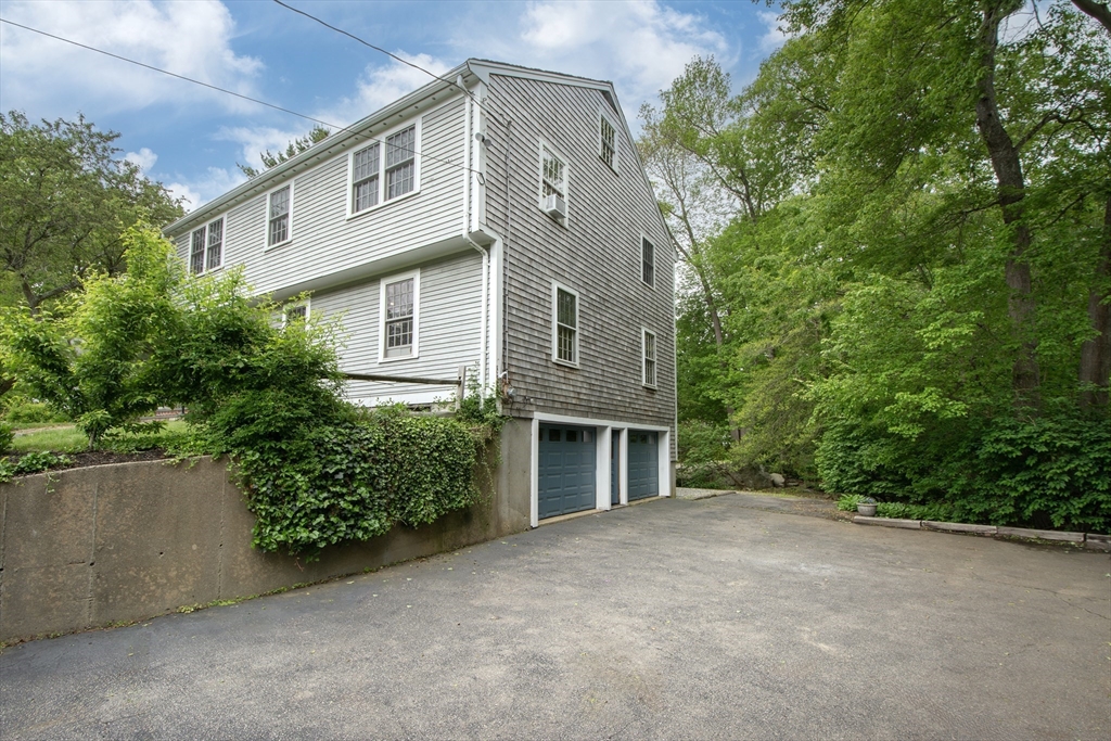26 Old Coach Rd