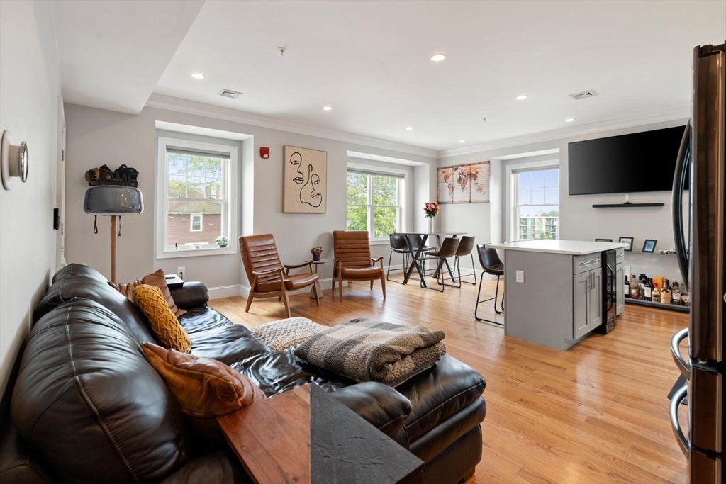 23 Bowdoin Ave # 5