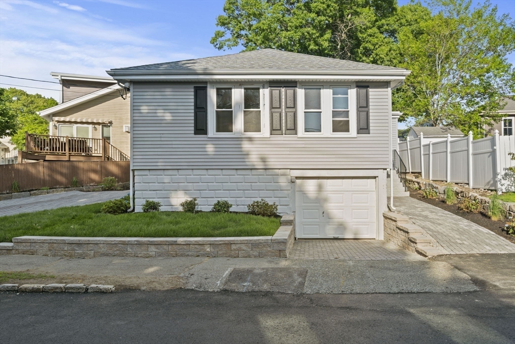 42 Plover Rd