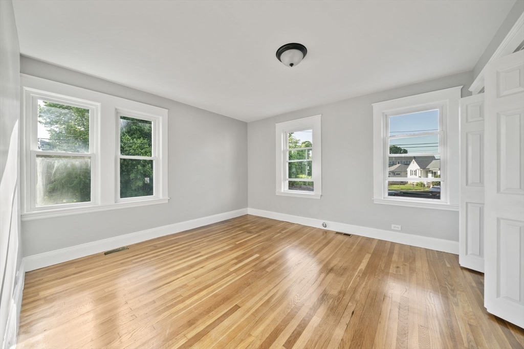 42 Plover Rd